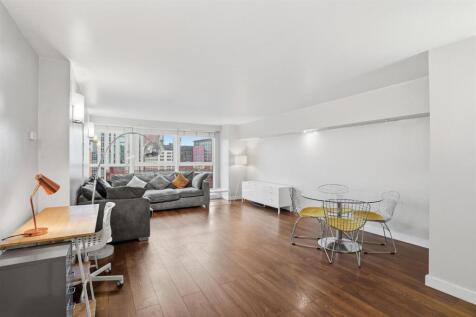 Lounge/Dining