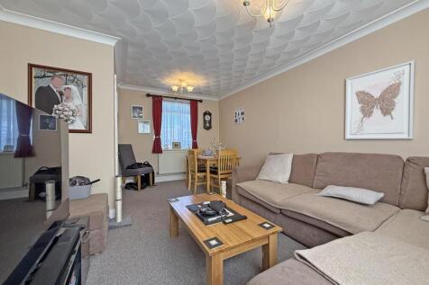 Shakespeare Road 6 - Lounge Front.jpg