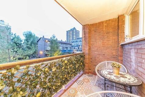 5 Bedroom Apartment with Balcony
