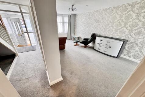 Donnington Ave  photo 4