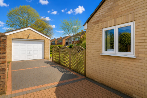 Large Driveway &amp; Garage