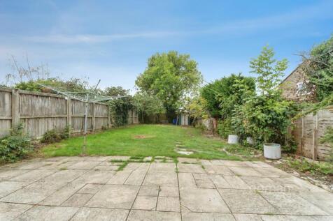 Rowan Drive, Royal Wootton Bassett, SWINDON, SN4 photo 3