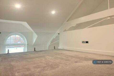 Hatfield Heights, Watford, WD24 photo 4