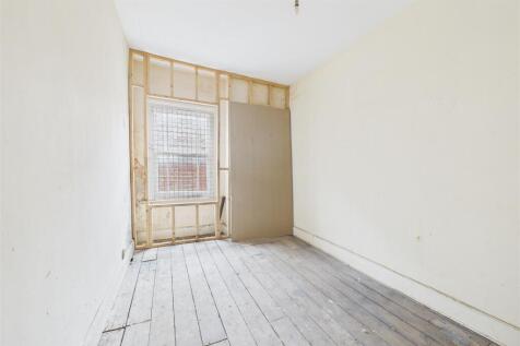 15 Eastover, Bridgwater, Somerset TA6 5AG | Freeho