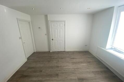 Glan y afon, Treharris, Treharris, CF46 5HY photo 3