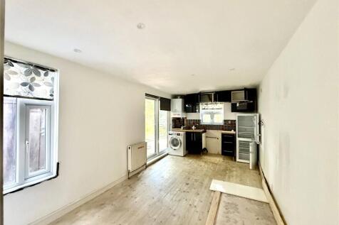 Reception/Kitchen