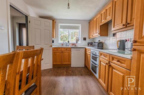 KITCHEN BREAKFAST ROOM