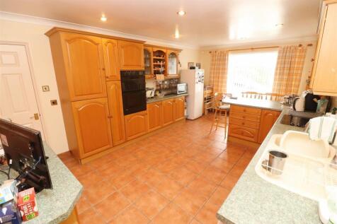 Kitchen / Breakfast Room