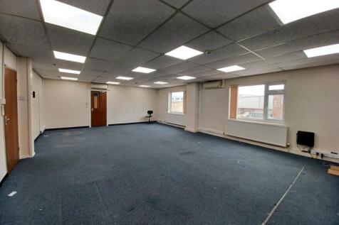 PHOTO 8  6 Whittle Road Wimborne.jpeg