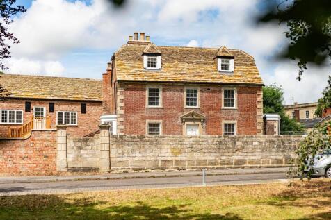 Courtfield_House_Externals_1.jpg