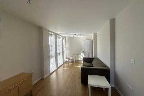 Chaloner Grove, Wakefield, WF1 photo 3