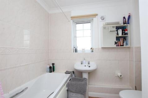 Bathroom.JPG