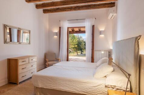 Bedroom (2)