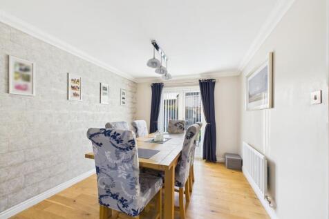 CAM03185G0-PR0127-STILL008