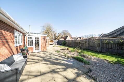 2nd view REAR GARDEN.jpg