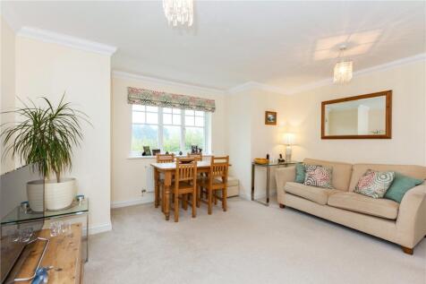 Grove Court, Newtown Road, Newbury, Berkshire, RG14 photo 4
