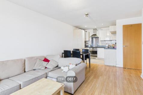 Kitchen &amp; Living area