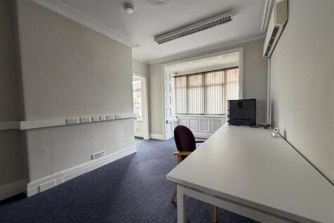Office to rent Image 3