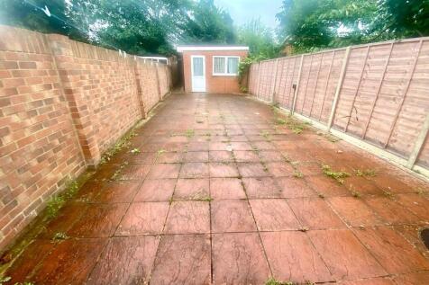 Park Avenue, Southall photo 4
