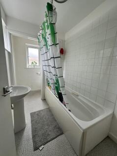 Flat 2 Bathroom