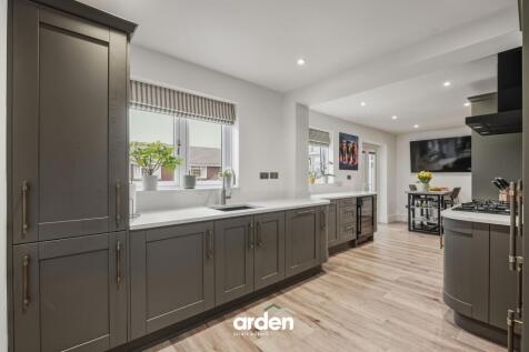 Kitchen / Breakfast Room