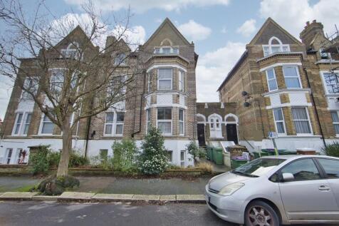 Folkestone, CT20 - property photo