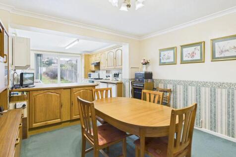 Dining Room through to kitchen
