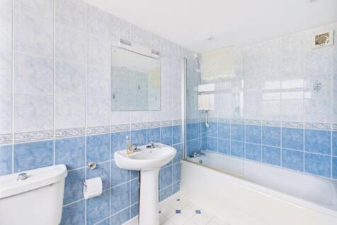 First floor bathroom 