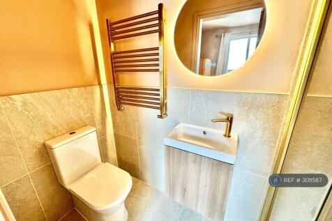 Ensuite For Room 3