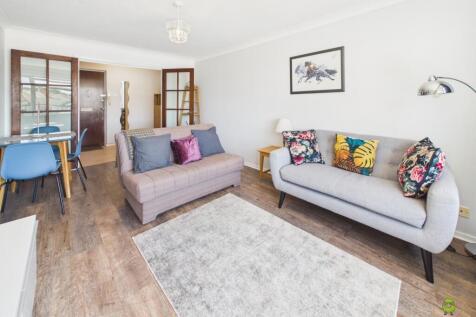 Presented by Clinton at EweMove Bexleyheath and Da