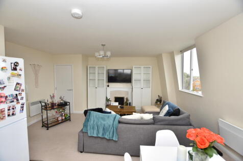 SOVEREIGN HOUSE, TOWN CENTRE photo 4