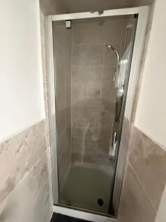 Bathroom (b) 