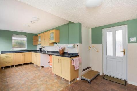 2D5HRCN - Kitchen A.jpg