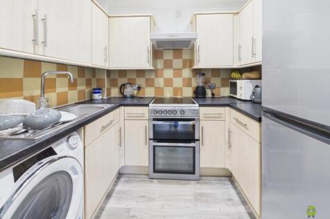  Presented by Clinton at EweMove Bexleyheath and D