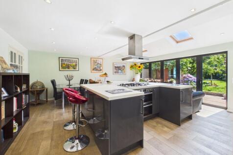 Open-Plan Kitchen/Living