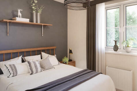 Double bedroom in four bedroom detached home