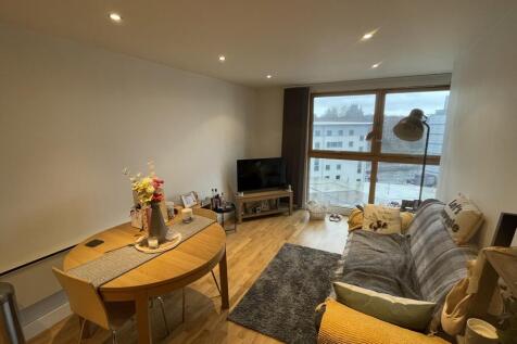 ** ONE BEDROOM APARTMENT ** LEEDS DOCK ** FULLY FURNISHED ** BALCONY OFF THE LIVING ROOM AND BEDROOM **