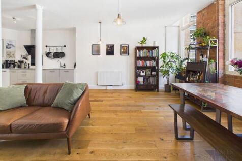 Open Plan Living/Dining Area &amp; Kitchen