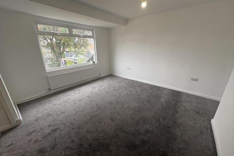 Bondfield Crescent, Wombwell, Barnsley photo 4
