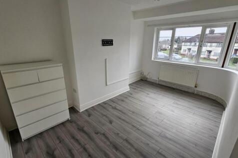 40RG- Living Room.jpeg