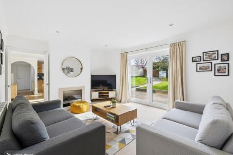 Living Room Virtual- Mark Stephens EweMove Newmark
