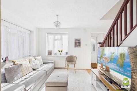 EweMove Estate Agents Basingstoke - Long Copse Cha