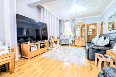 PXL_20251107_125643784.MP~2