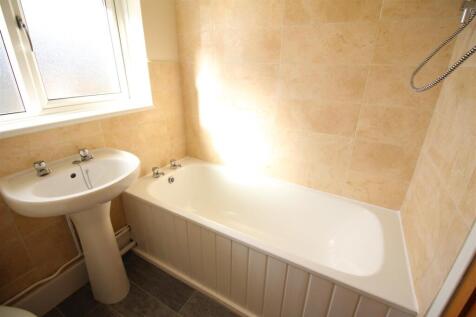 Elm Drive, Risca, Newport photo 5
