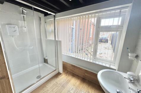 annex shower room
