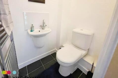Cloakroom/wc