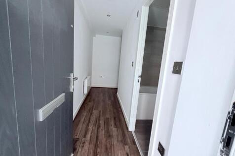 1 Bedroom Apartment For Let - No Parking - NOW AV