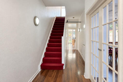 Ramuz Drive, Westcliff-On-Sea photo 5