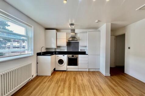 Kitchen / Lounge