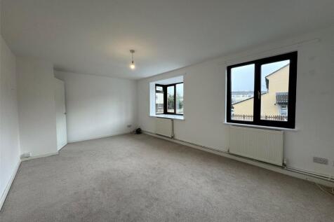 Long Meadow Drive, Silverleat, Barnstaple, Devon, EX32 photo 4